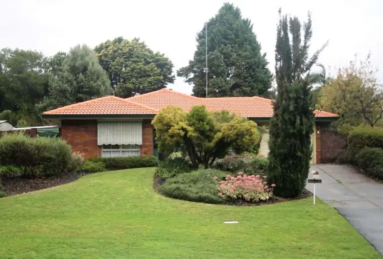 12 Brookside Avenue, Kelmscott WA 6111