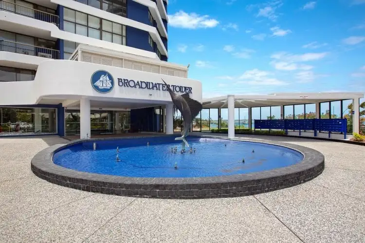 8/17 Bayview Street, Runaway Bay QLD 4216