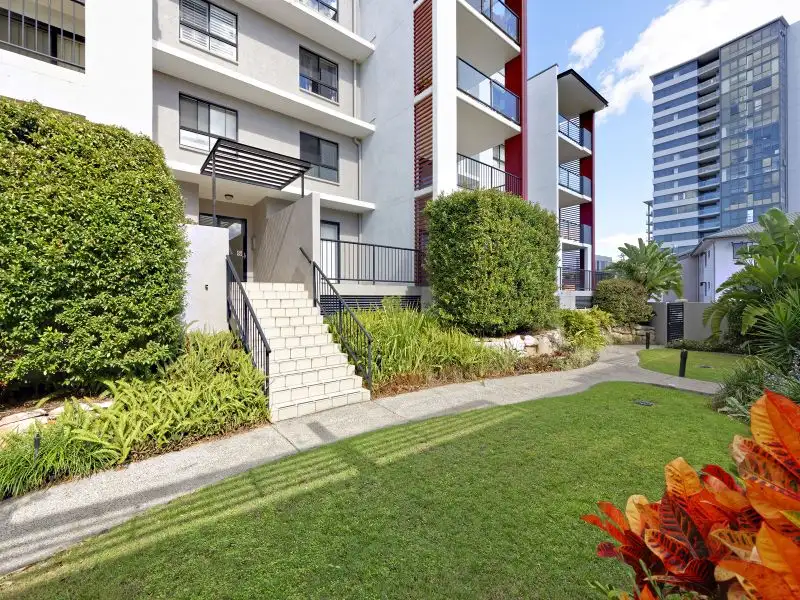 Main view of Homely unit listing, 18/11 Kitchener Street, Coorparoo QLD 4151