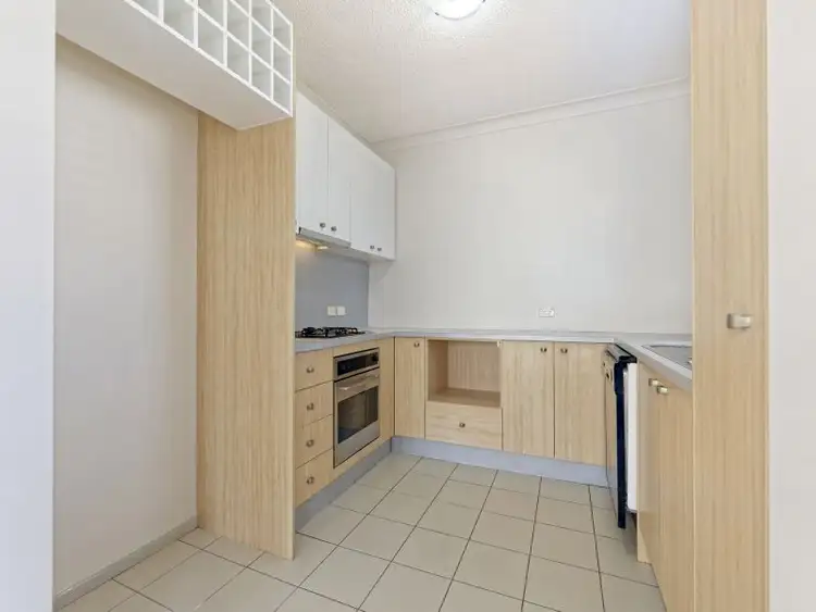 Fourth view of Homely unit listing, 18/11 Kitchener Street, Coorparoo QLD 4151