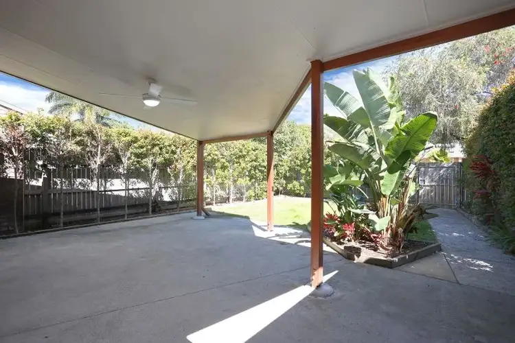 2/92 Amarina ave, Mooloolaba QLD 4557