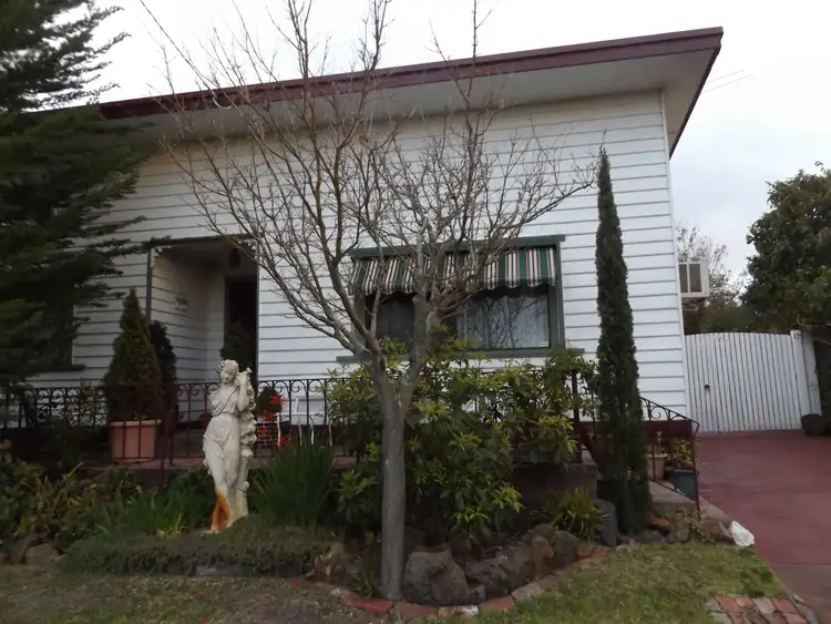 17 Mark St, Rosebud VIC 3939
