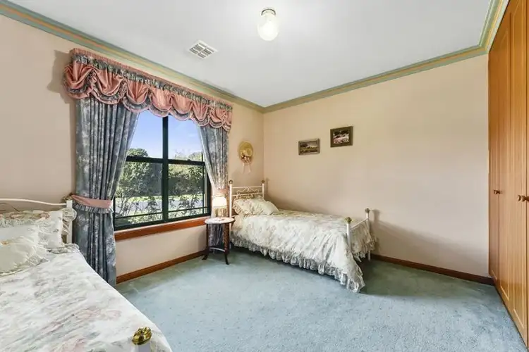 Sixth view of Homely house listing, 8 WESTLANDS COURT, Mount Gambier SA 5290