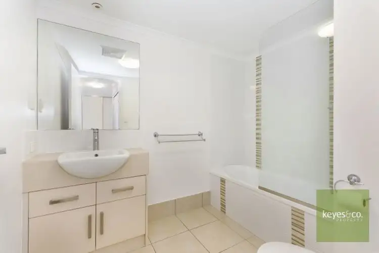 Seventh view of Homely apartment listing, 5/6-24 Henry Street, West End QLD 4810