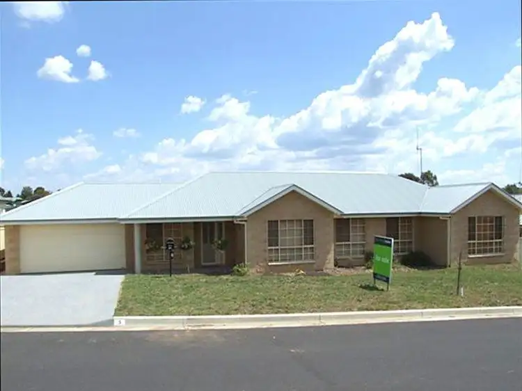 3 Brooklands Drive, Orange NSW 2800
