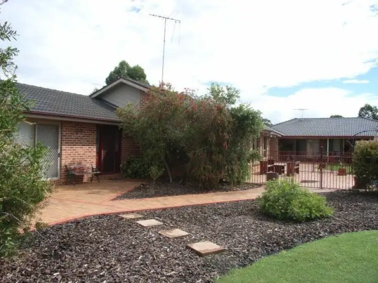 80 Canoona Ave, Windsor Downs NSW 2756
