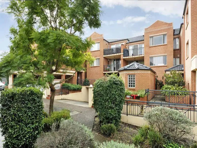 Main view of Homely unit listing, 2/39 Railway Pde, Engadine NSW 2233