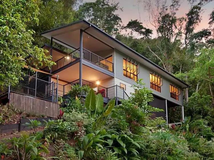 30-32 Cascades Drive, Redlynch QLD 4870