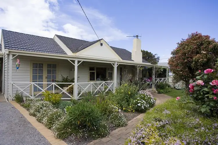 6 Charles Lane, Torquay VIC 3228