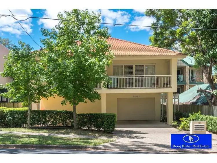 4/120 Carmody Road, St Lucia QLD 4067