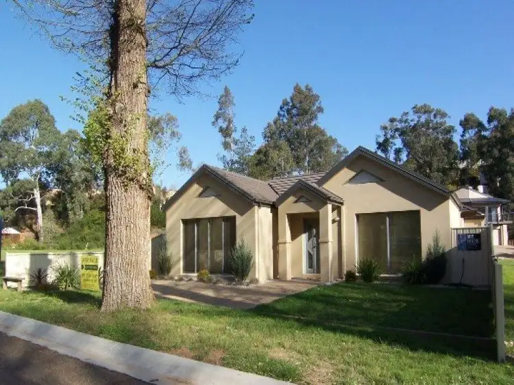 14 Mill Rd, Bright VIC 3741