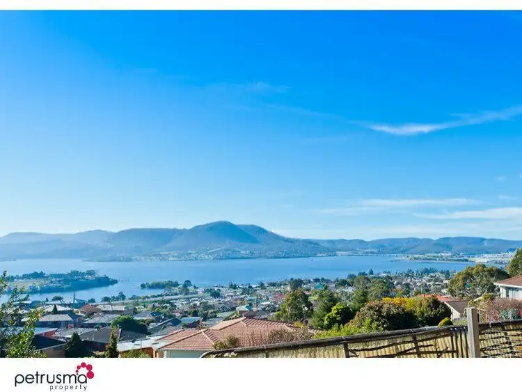 12 Officer Street, Rosetta TAS 7010