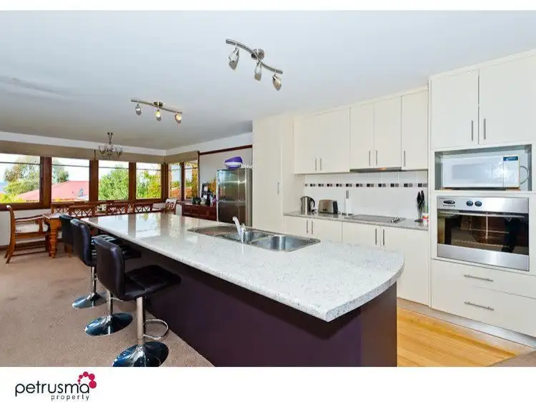 170 Roslyn Avenue, Blackmans Bay TAS 7052