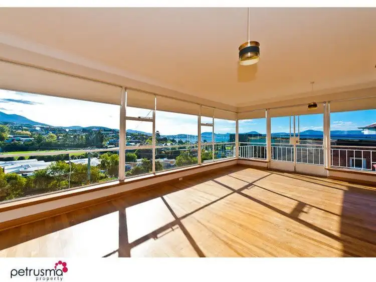16 Wayne Avenue, Sandy Bay TAS 7005