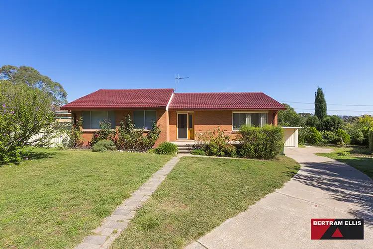 Second view of Homely house listing, 5 Roper Place, Chifley ACT 2606