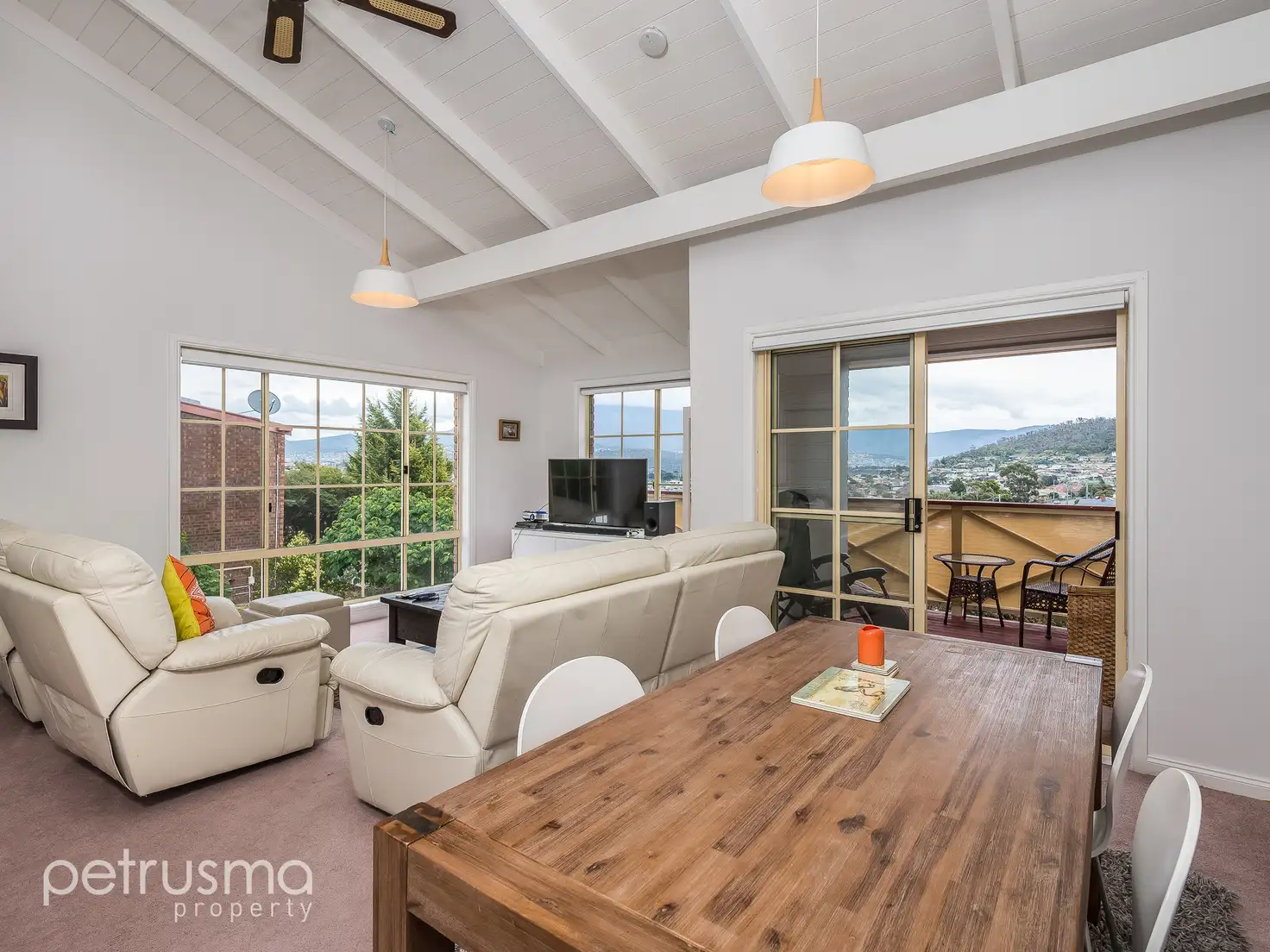 Main view of Homely unit listing, 4/84 Malunna Road, Lindisfarne TAS 7015