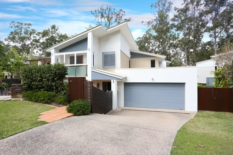 16 Sands Place, Chapel Hill QLD 4069
