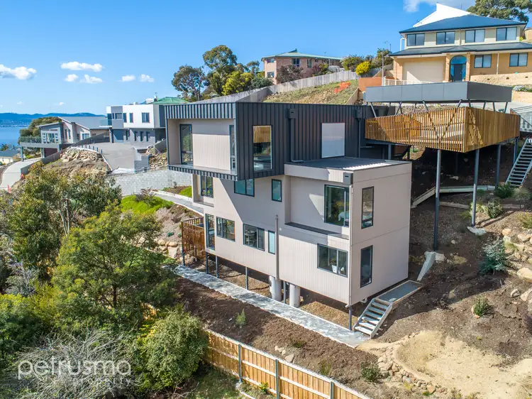 1/1 McDevitt Avenue, Dynnyrne TAS 7005
