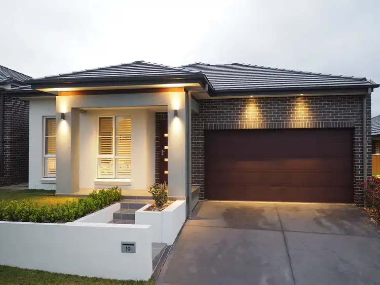 19 Yerrang Avenue, Glenmore Park NSW 2745