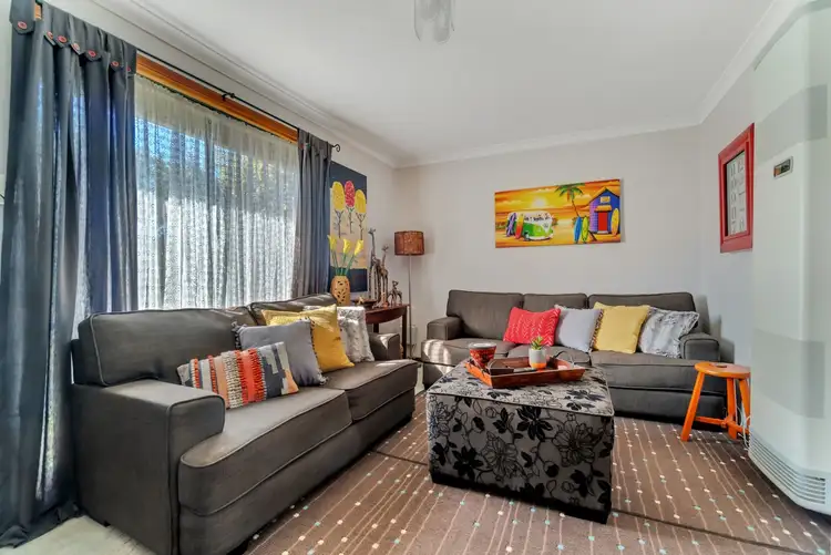 8 Marnie Drive, Cranbourne West VIC 3977
