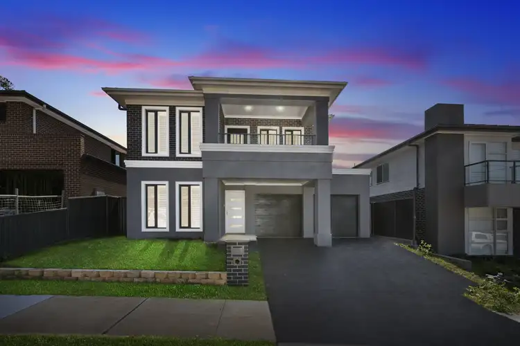 15 Flying Avenue, Middleton Grange NSW 2171
