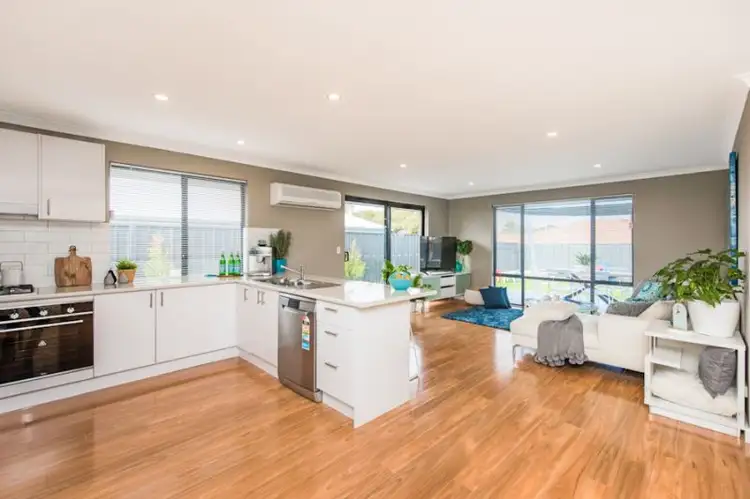 40 Gaby Way, Marangaroo WA 6064