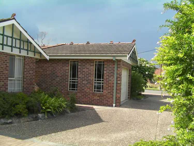 Sixth view of Homely villa listing, 1/53 Dymock Street, Balgownie NSW 2519