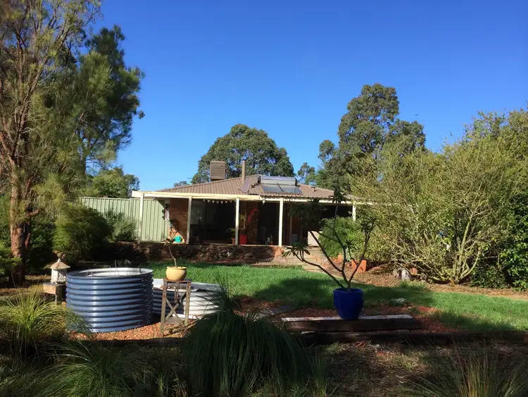 17 Landers Road, Lesmurdie WA 6076