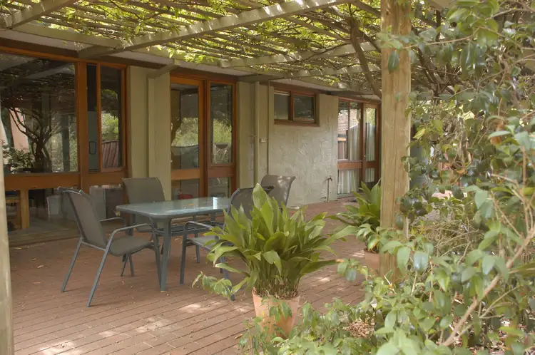 9 Warlingham Dr, Lesmurdie WA 6076