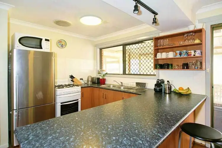 Seventh view of Homely house listing, 2 Hunt Place, Parmelia WA 6167