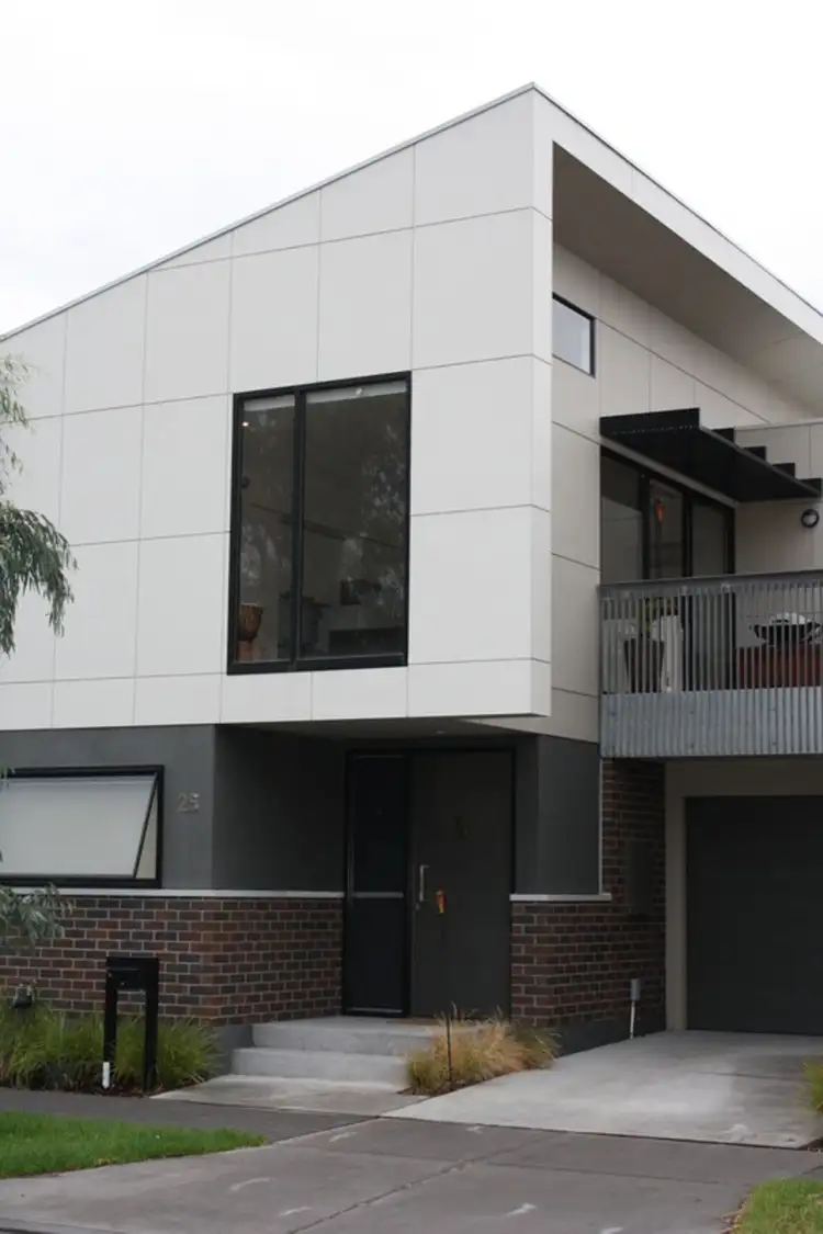25 Hillsdale Avenue, Maribyrnong VIC 3032
