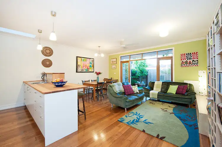 38 Walter St, Seddon VIC 3011