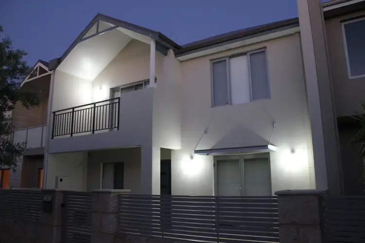 5 Fenian Pass, Hillarys WA 6025