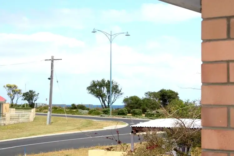 4 Beach Road, South Bunbury WA 6230