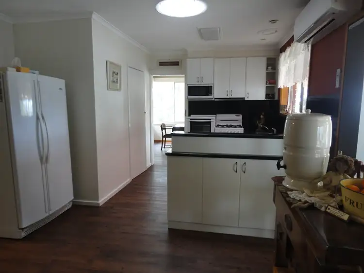 1563 Murray Valley Highway, Beverford VIC 3590