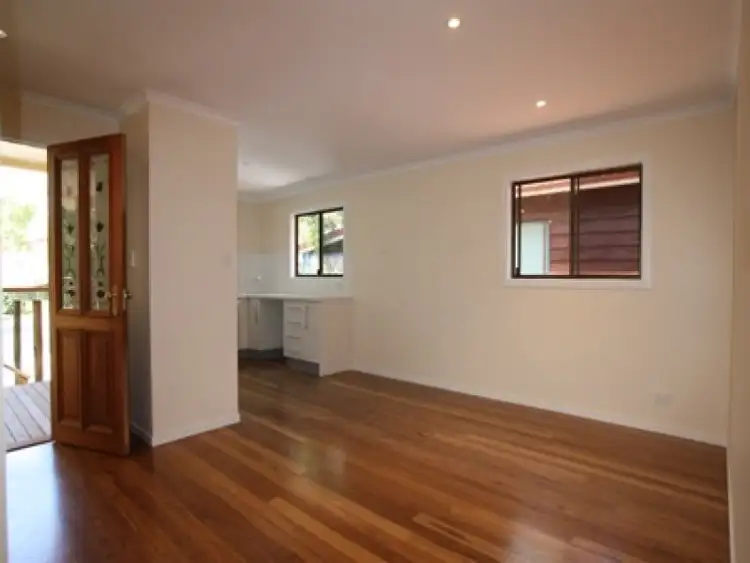 Fourth view of Homely house listing, 8 Elizabeth Avenue, Ocean Shores NSW 2483