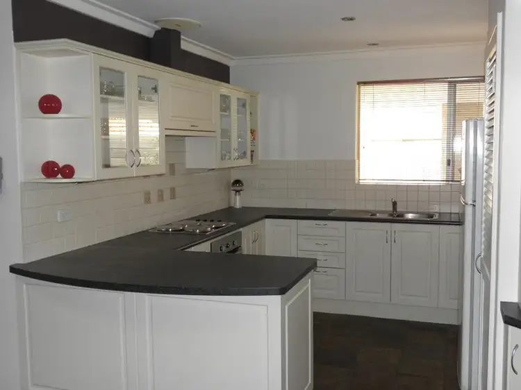 Second view of Homely house listing, 31 Piercy Way, Kardinya WA 6163