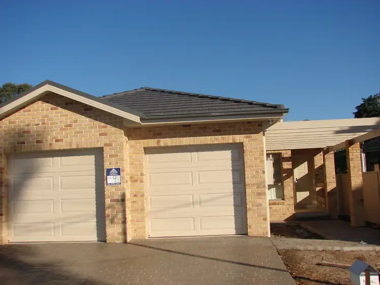 2/57 Edgar Street, Macquarie Fields NSW 2564