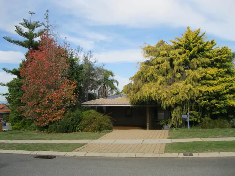 7 Hillcrest Road, Alexander Heights WA 6064