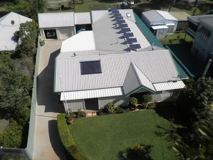 62 Kindara Street, Amity Point QLD 4183