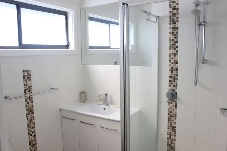 Fifth view of Homely house listing, 1/127 Albert Rd, Warragul VIC 3820