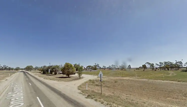 9 Main st, Lalbert VIC 3542