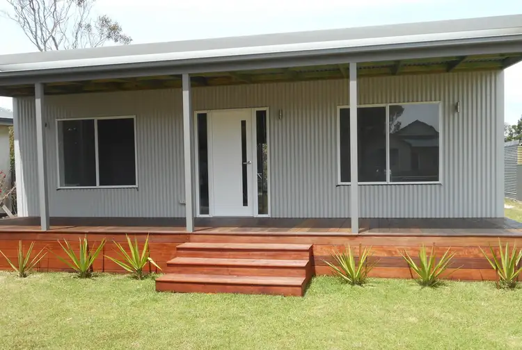 10 Davies Street, Seaspray VIC 3851