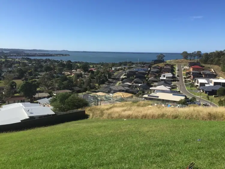 7 Mary Davis Ave, Koonawarra NSW 2530