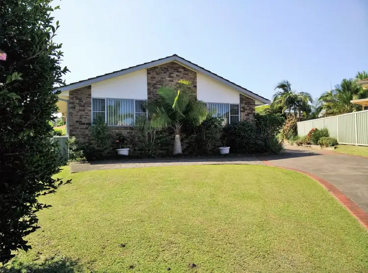 1/1/21 Burke Cl, Forster NSW 2428