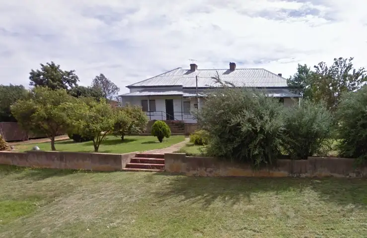 53 Edward St, Young NSW 2594