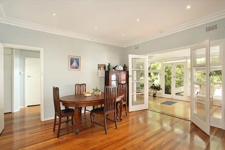 10 Miller Crescent, Mount Waverley VIC 3149