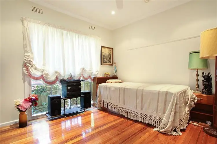 Fifth view of Homely house listing, 10 Miller Crescent, Mount Waverley VIC 3149