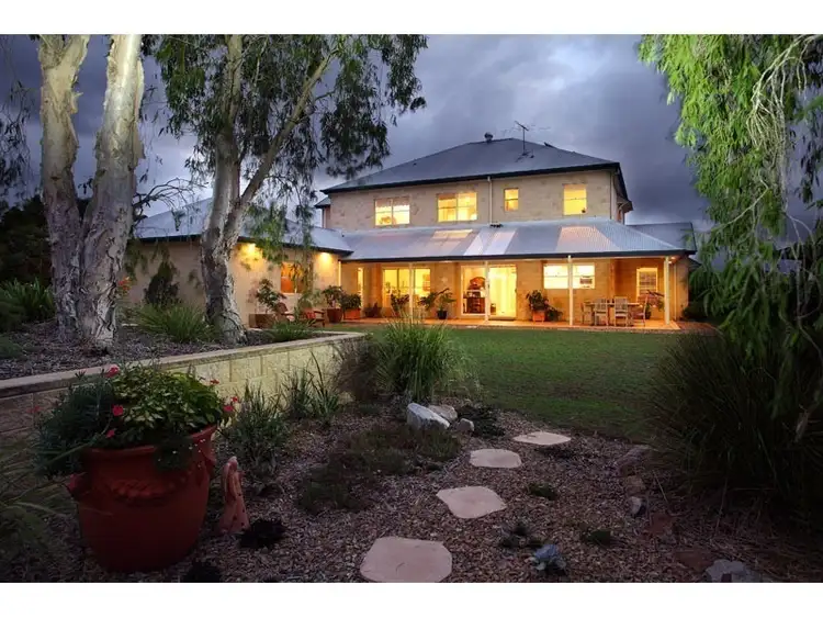 4 Bunya Lake Court, Bunya QLD 4055