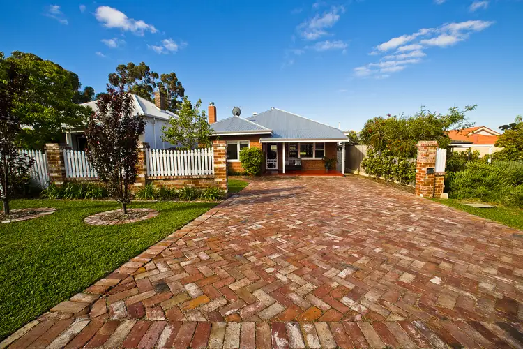 15 GRAFTON ROAD, Bayswater WA 6053